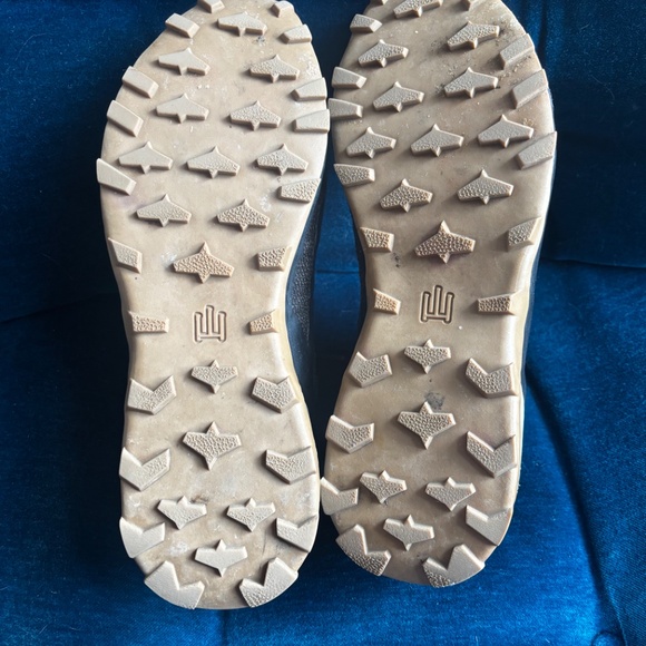 Naglev Unico Hiking Sneaker - EUC - Picture 11 of 12